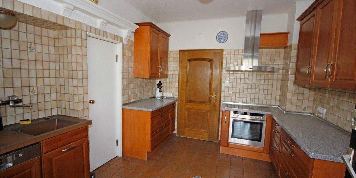 Doppelhaushälfte Bexbach - 9 Zimmer, 213 m&sup2;, 379.000&euro; | Angebot:25664164