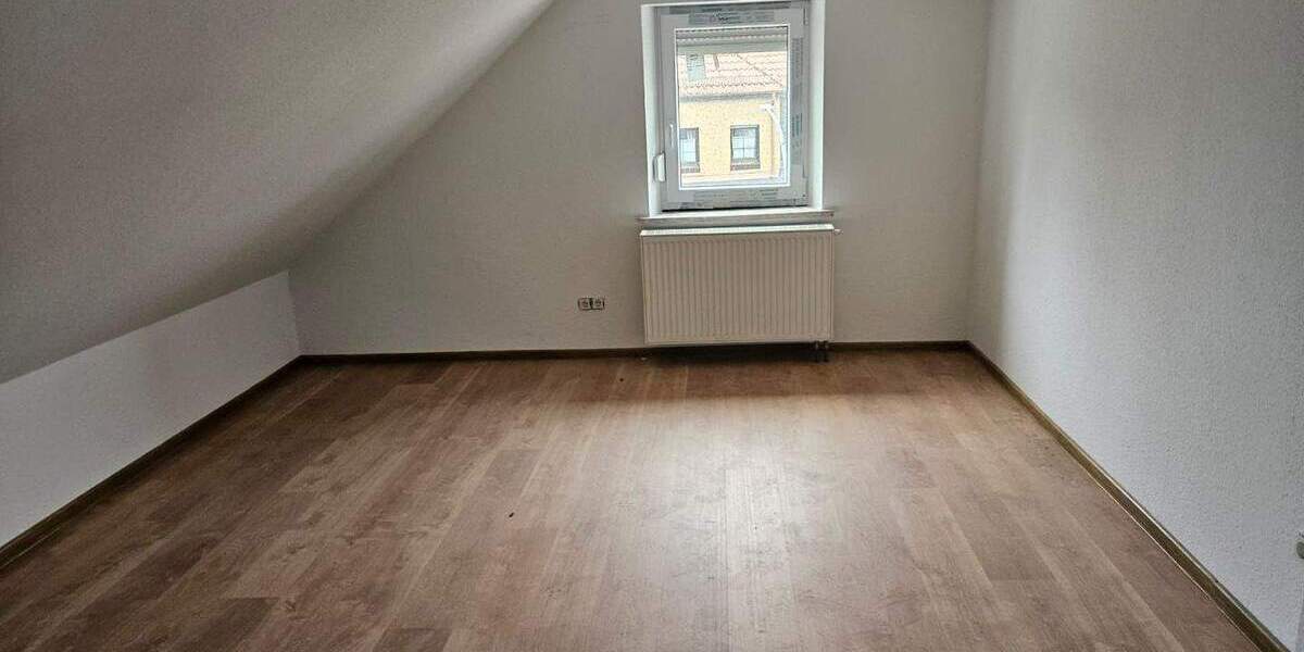 Einfamilienhaus Schiffweiler Landsweiler - 5 Zimmer, 128 m&sup2;, 195.000&euro; | Angebot:25702884