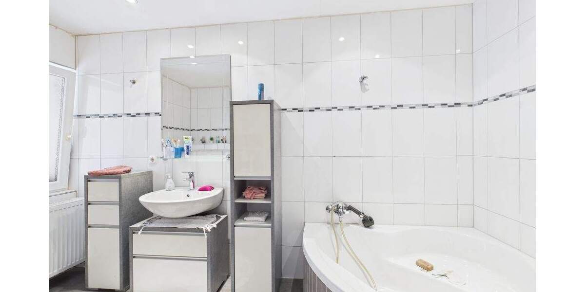 Mehrfamilienhaus, Wohnhaus Eppelborn / Wiesbach Wiesbach - 7 Zimmer, 239 m&sup2;, 195.000&euro; | Angebot:25687894