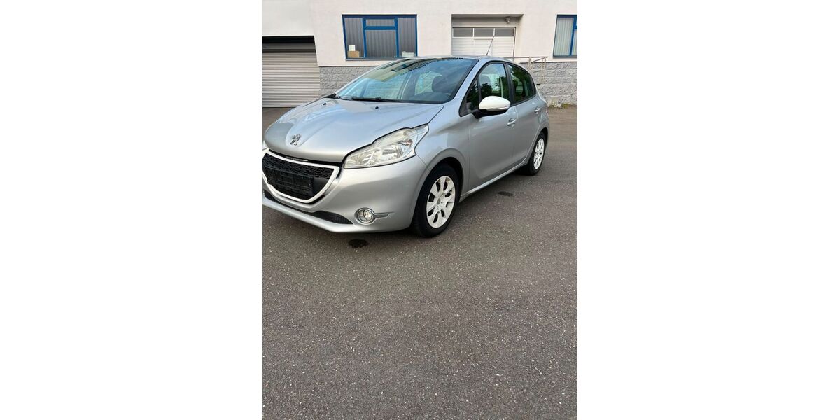 Peugeot 208 107.215 km 4.790 &euro; Friedrichsthal 66299