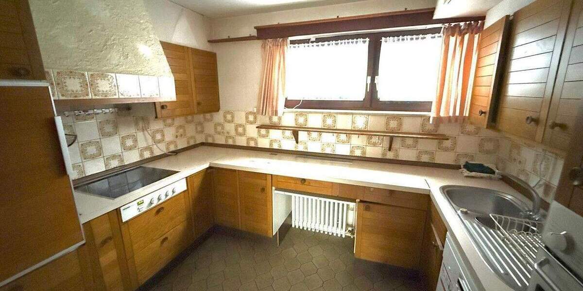 Einfamilienhaus Saarbrücken Eschberg - 5 Zimmer, 140 m&sup2;, 330.000&euro; | Angebot:25818416