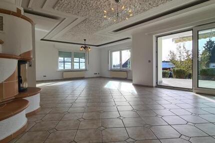 Exklusives neuwertiges Wohnhaus in schöner Stadtrandlage - Haus Homburg | Angebot:26882575