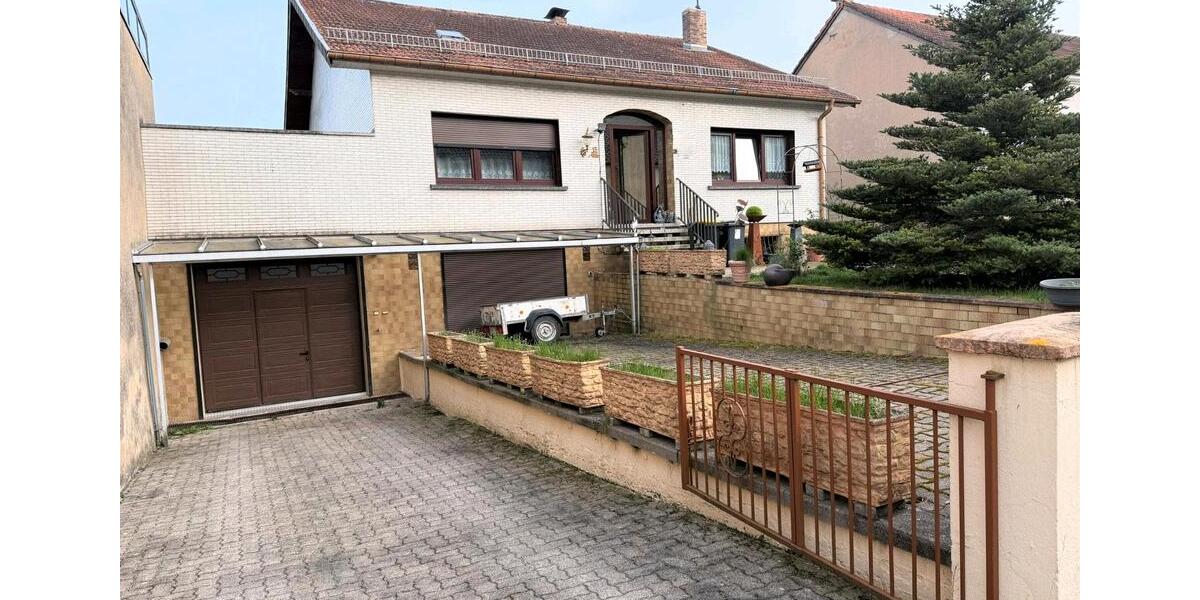 Einfamilienhaus Heusweiler - 8 Zimmer, 200 m&sup2;, 300.000&euro; | Angebot:26676080