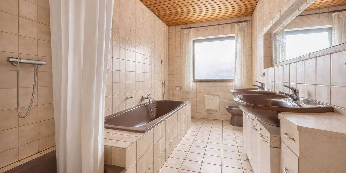 Einfamilienhaus Battweiler - 8 Zimmer, 229 m&sup2;, 245.000&euro; | Angebot:25691413