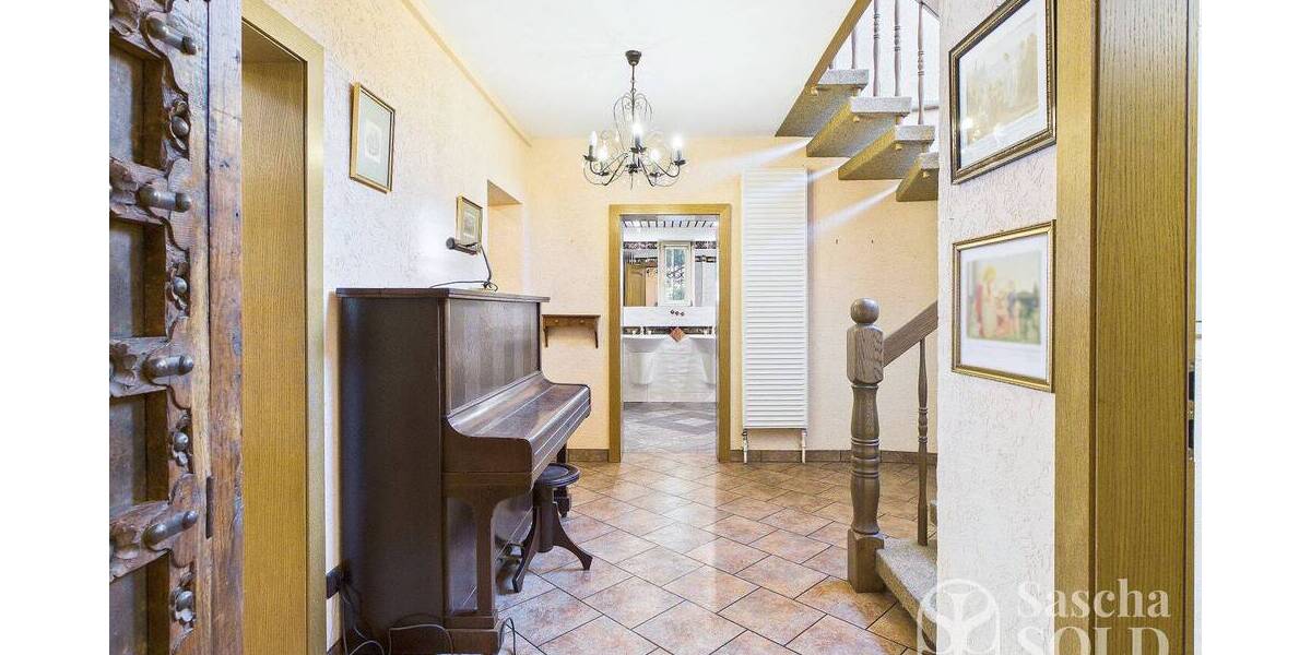 Großzügige Liegenschaft in ruhiger Waldrandlage - Pool, Sauna, Wintergarten, Balkon u. Doppelgarage - Einfamilienhaus Spiesen-Elversberg Elversberg | Angebot:26178654