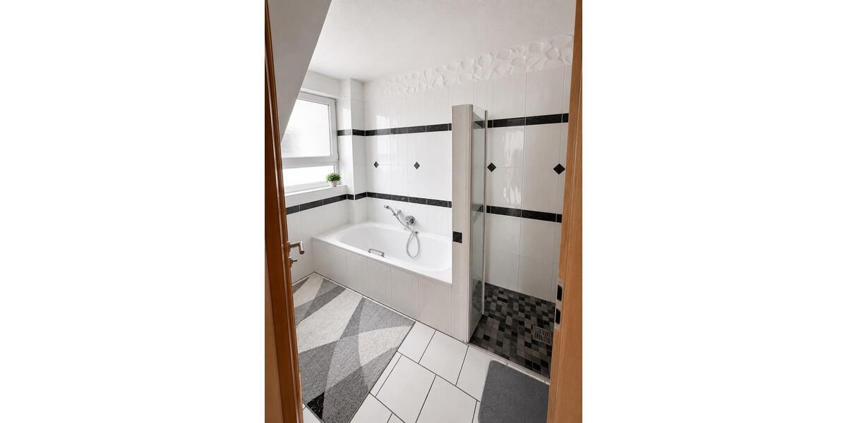 Etagenwohnung Homburg - 4 Zimmer, 93 m&sup2;, 289.000&euro; | Angebot:26766346