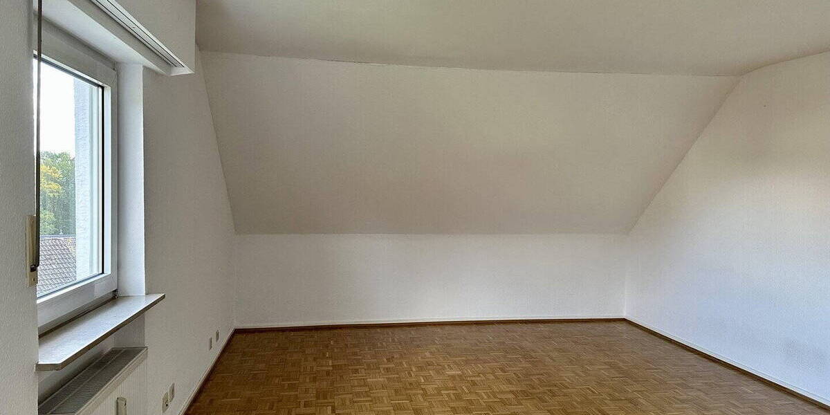 Etagenwohnung Saarbrücken Alt-Saarbrücken - 3 Zimmer, 98 m&sup2;, 950&euro; | Angebot:26897076