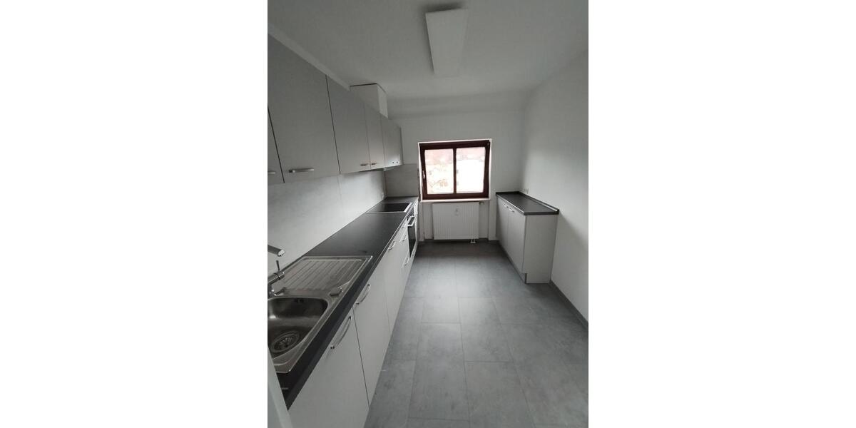 Etagenwohnung Saarbrücken Kieselhumes - 3 Zimmer, 92 m&sup2;, 1.050&euro; | Angebot:26045001