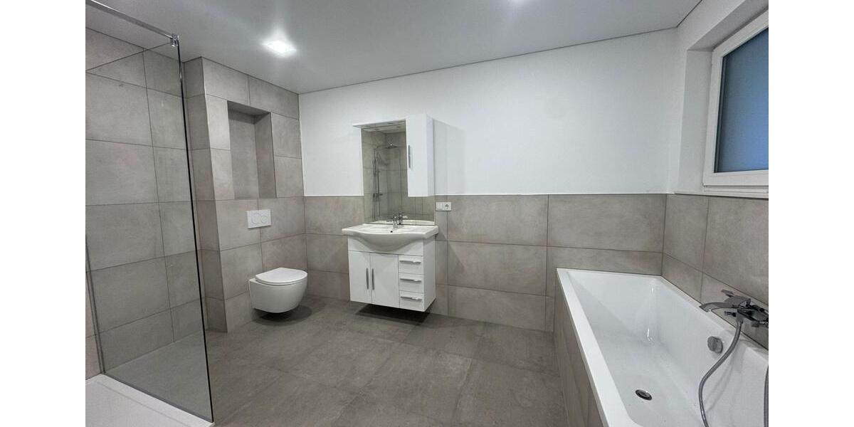 Etagenwohnung Gries - 5 Zimmer, 190 m&sup2;, 1.950&euro; | Angebot:24491788