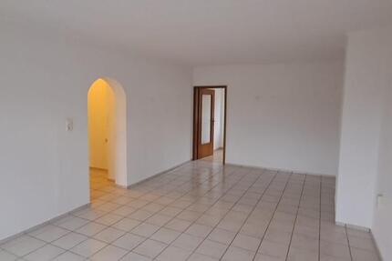 Wohnung Saarbrücken West - 3 Zimmer, 86 m&sup2;, 700&euro; | Angebot:22592053