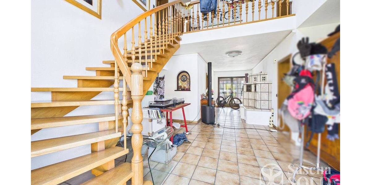 Freistehendes Einfamilienhaus mit Einliegerwohnung auf weitläufigem Grundstück mit Panoramablick - Einfamilienhaus Sankt Ingbert St. Ingbert | Angebot:26178655