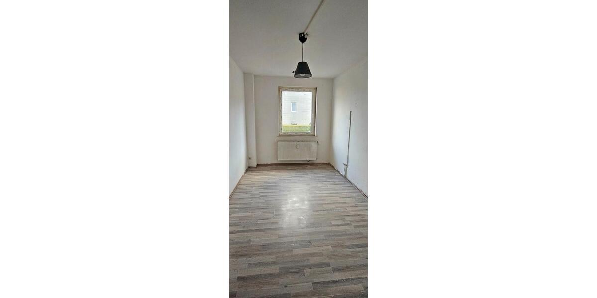Etagenwohnung Neunkirchen Heinitz - 3 Zimmer, 92 m&sup2;, 650&euro; | Angebot:25883541