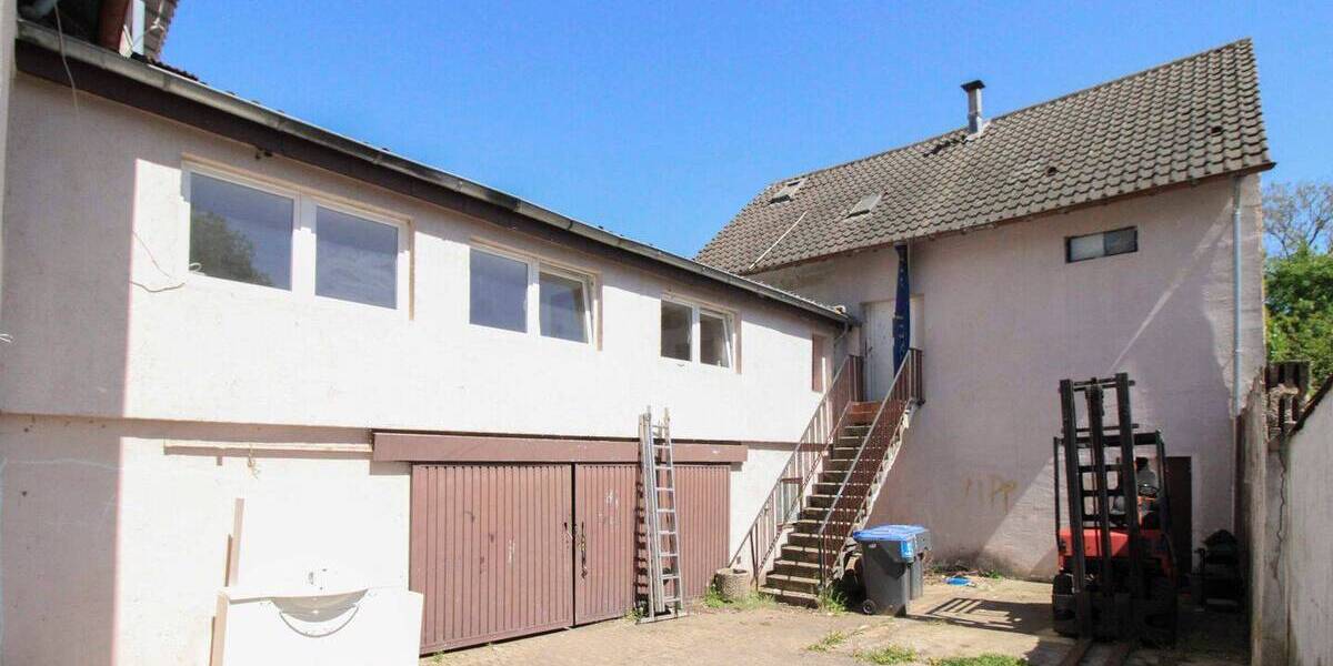 Einfamilienhaus Saarbrücken Burbach - 7 Zimmer, 148 m&sup2;, 230.000&euro; | Angebot:26920563