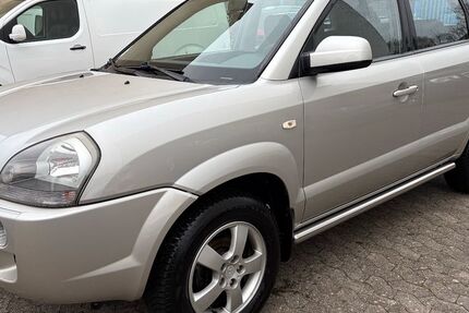 Hyundai TUCSON 140.000 km 3.900 &euro; Saarbrücken 66115
