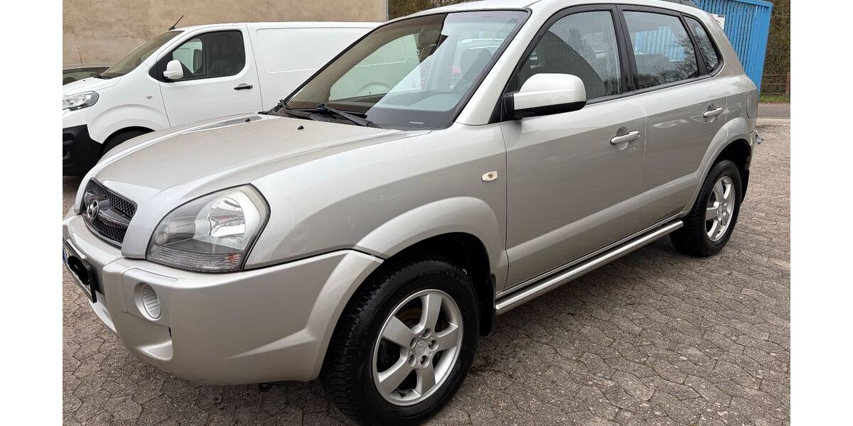 Hyundai TUCSON 140.000 km 3.900 &euro; Saarbrücken 66115