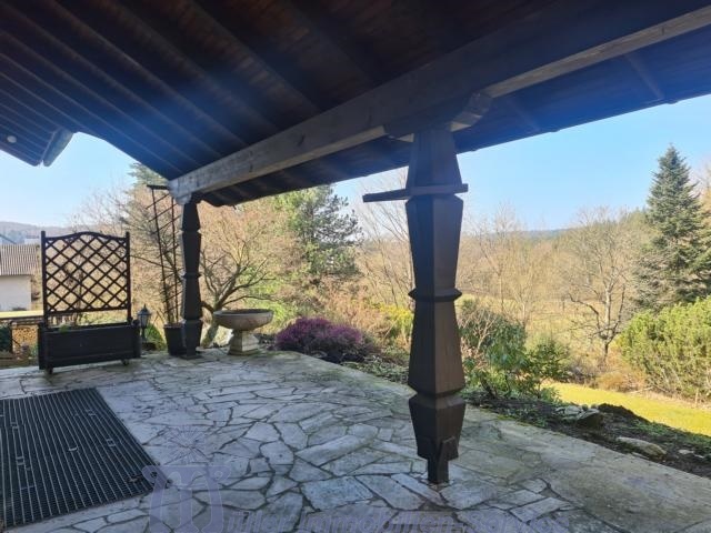 Schöne Landhaus-Villa in unverbaubarer Orts- und Waldrandlage von Homburg - Einfamilienhaus Homburg | Angebot:15024068