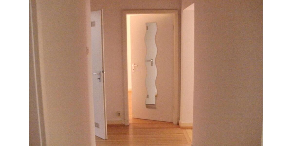 Etagenwohnung Saarbrücken - 3 Zimmer, 72 m&sup2;, 600&euro; | Angebot:25990166