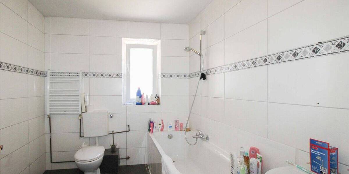 Einfamilienhaus Saarbrücken Burbach - 7 Zimmer, 148 m&sup2;, 230.000&euro; | Angebot:26920563