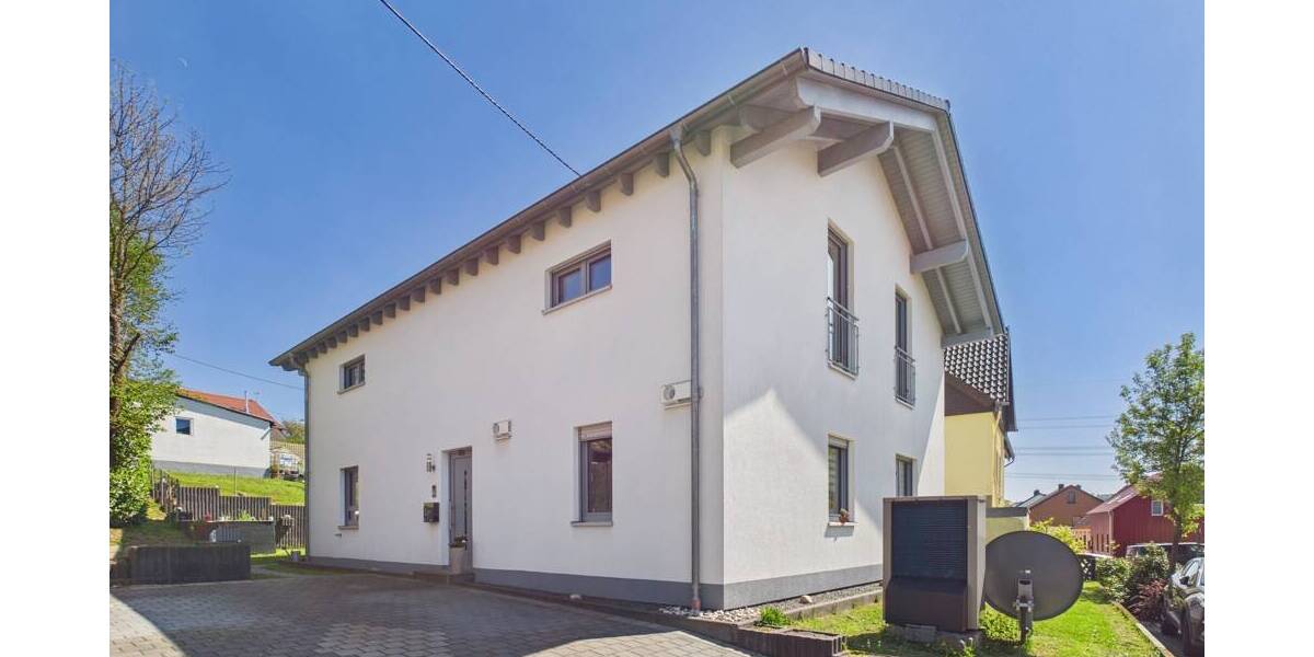 Mehrfamilienhaus, Wohnhaus Illingen / Hüttigweiler Hüttigweiler - 6 Zimmer, 181 m&sup2;, 580.000&euro; | Angebot:26500250