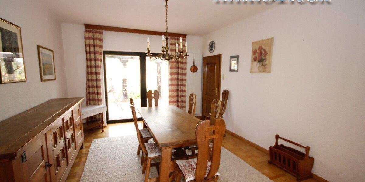 Doppelhaushälfte Bexbach - 9 Zimmer, 213 m&sup2;, 379.000&euro; | Angebot:25664164
