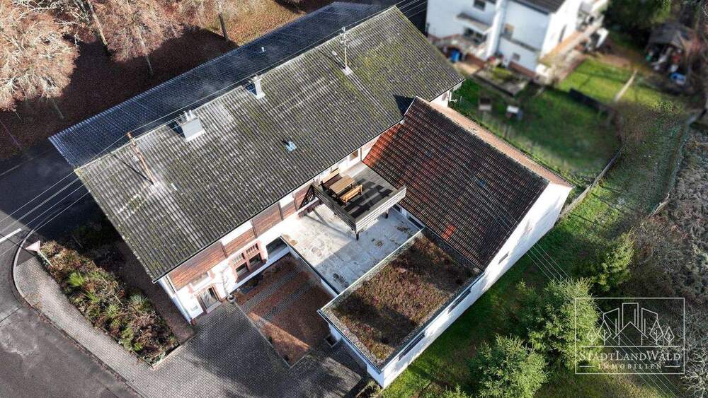 Einfamilienhaus Merzalben - 9 Zimmer, 220 m&sup2;, 319.500&euro; | Angebot:25733495