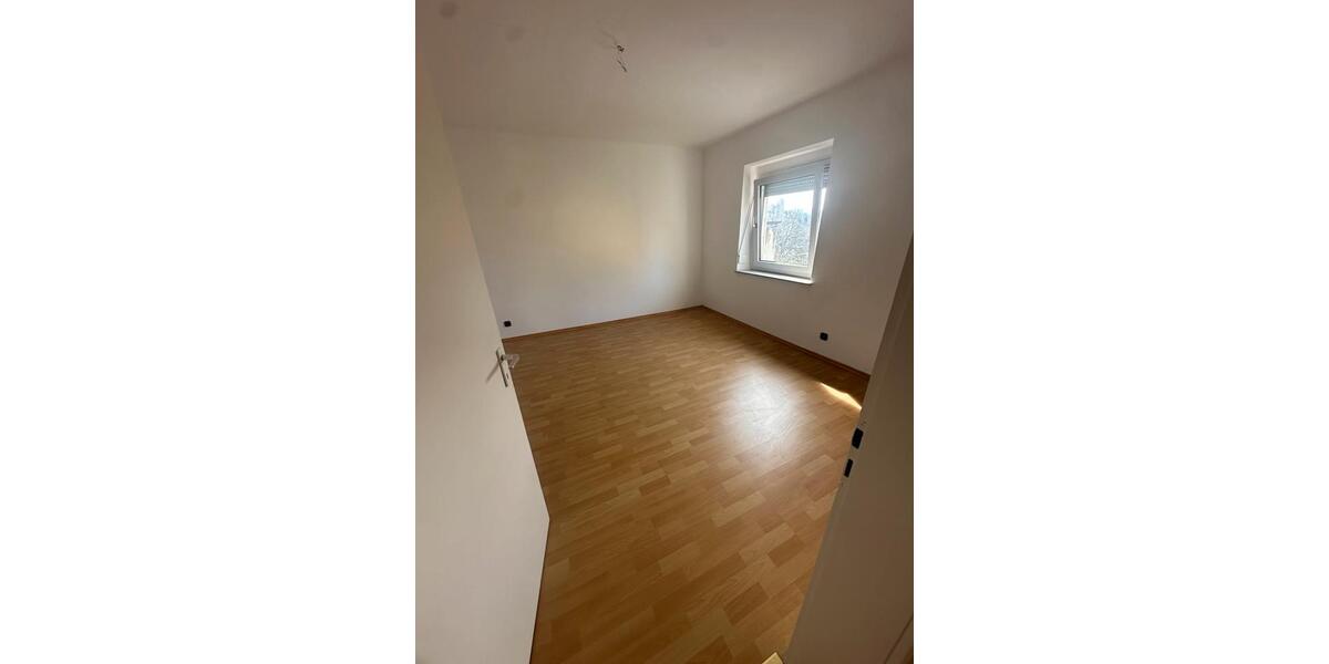 Erdgeschoßwohnung Sankt Ingbert - 3 Zimmer, 80 m&sup2;, 750&euro; | Angebot:25994666