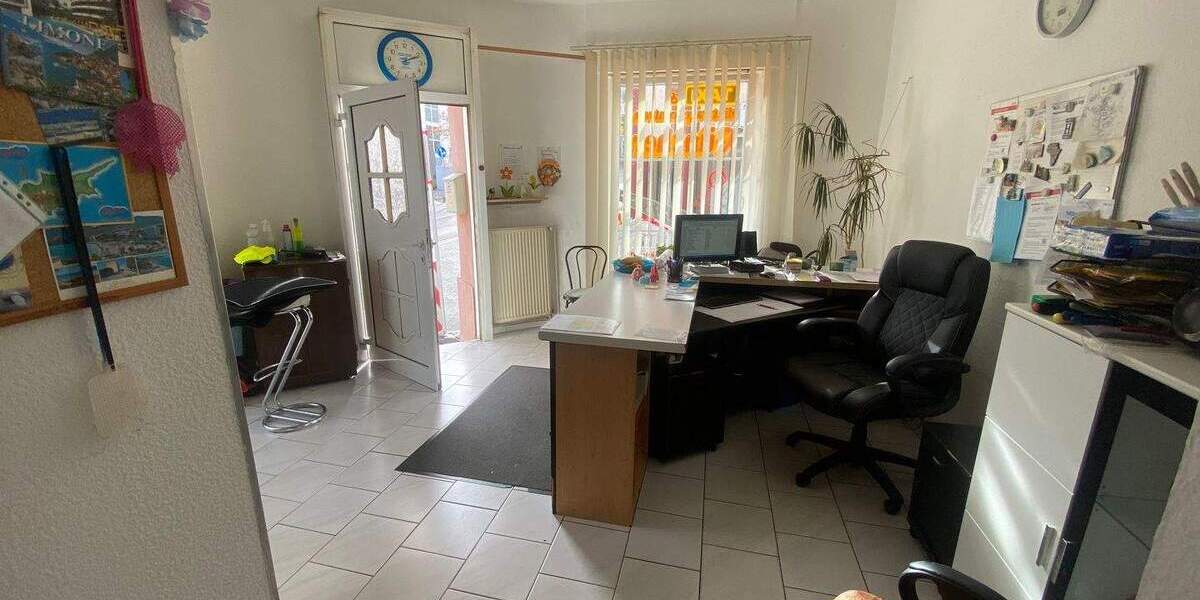 Mehrfamilienhaus, Wohnhaus Pirmasens Innenstadt - 8 Zimmer, 143 m&sup2;, 130.000&euro; | Angebot:25737879