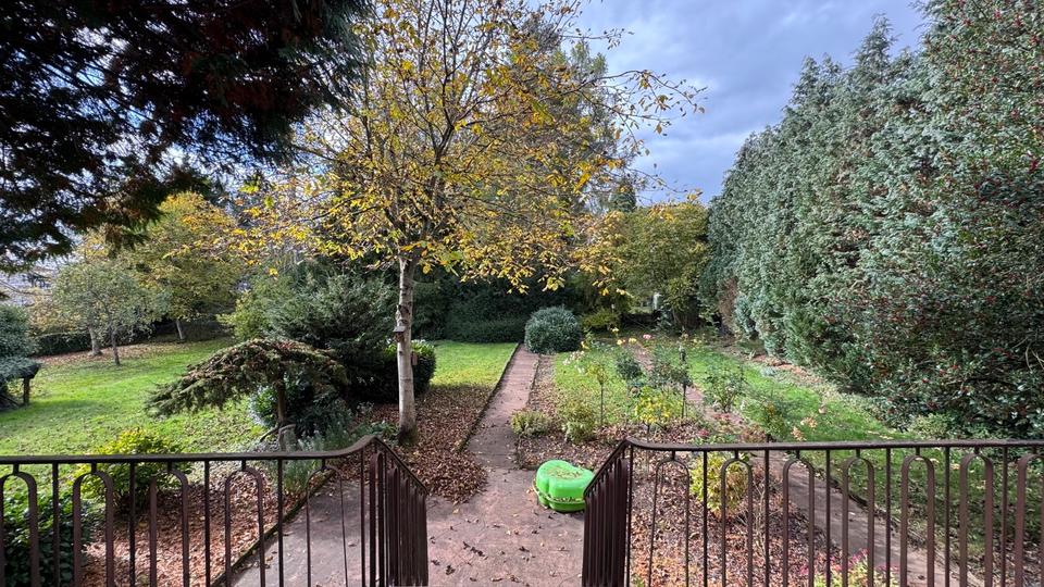 Einfamilienhaus Schiffweiler - 8 Zimmer, 233 m&sup2;, 249.000&euro; | Angebot:26130029