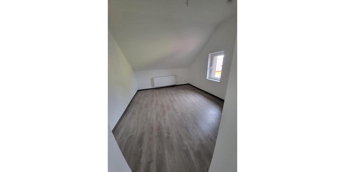 Dachgeschoßwohnung Saarbrücken St. Arnual - 5 Zimmer, 100 m&sup2;, 850&euro; | Angebot:25936034