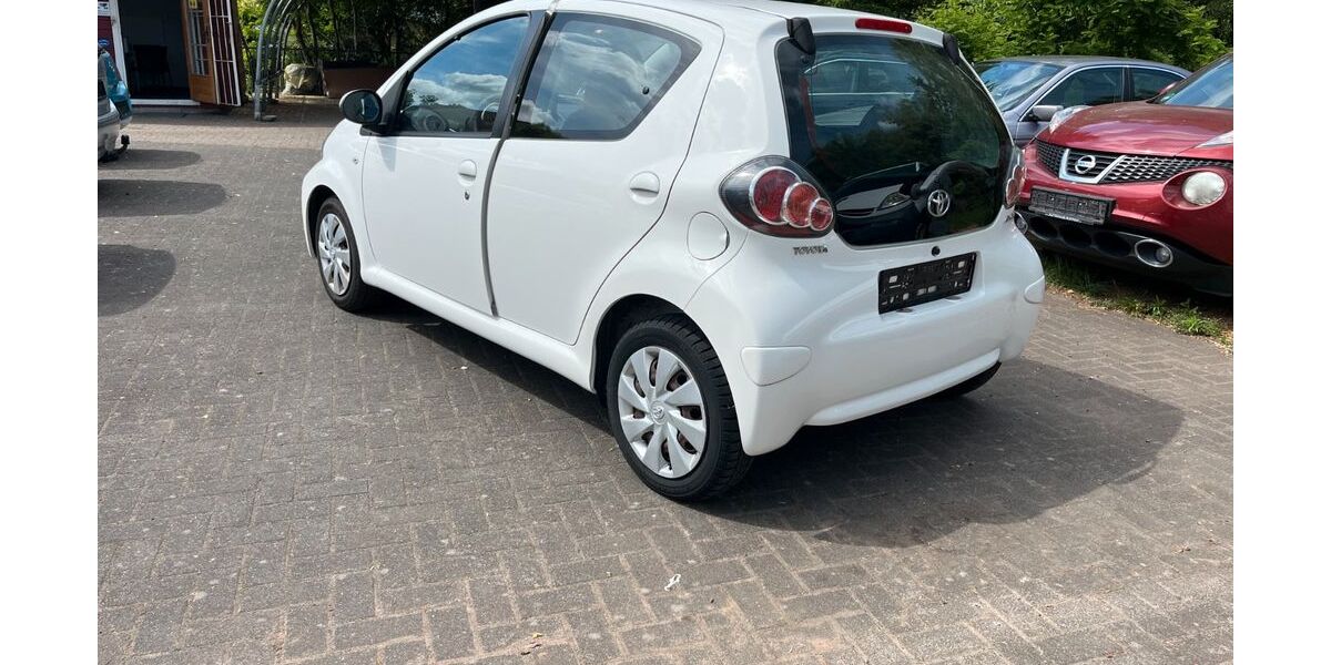 Toyota Aygo (X) 87.341 km 4.599 &euro; Homburg 66424