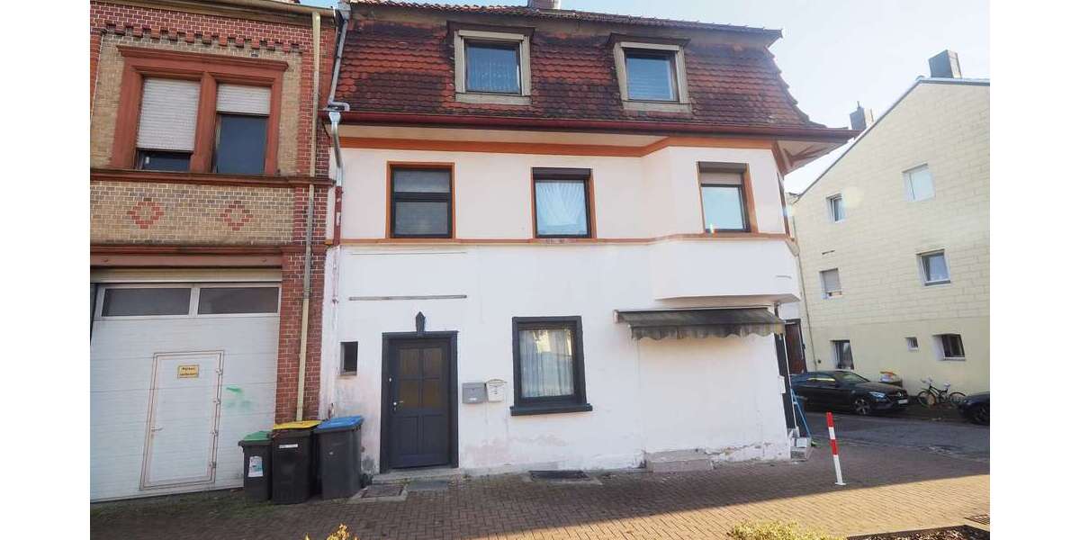 Einfamilienhaus Homburg - 9 Zimmer, 233 m&sup2;, 230.000&euro; | Angebot:25750018