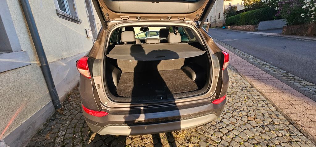 Hyundai TUCSON 120.000 km 16.500 &euro; Fohren-Linden 55777