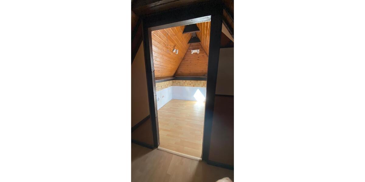 Dachgeschoßwohnung Neunkirchen Heinitz - 3 Zimmer, 90 m&sup2;, 600&euro; | Angebot:25993391