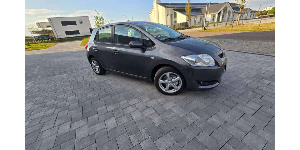 Toyota Auris 129.320 km 5.100 &euro; Ramstein-Miesenbach 66877