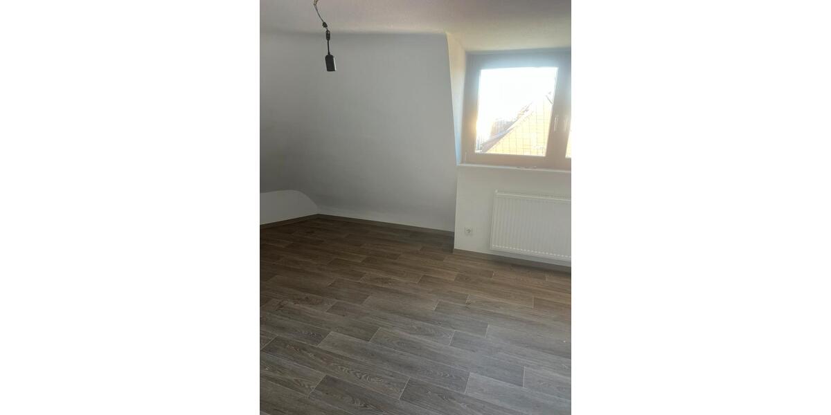 Dachgeschoßwohnung Saarbrücken Malstatt - 2 Zimmer, 65 m&sup2;, 540&euro; | Angebot:25592295