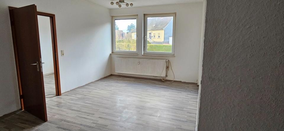 Etagenwohnung Neunkirchen Heinitz - 3 Zimmer, 92 m&sup2;, 650&euro; | Angebot:25883541