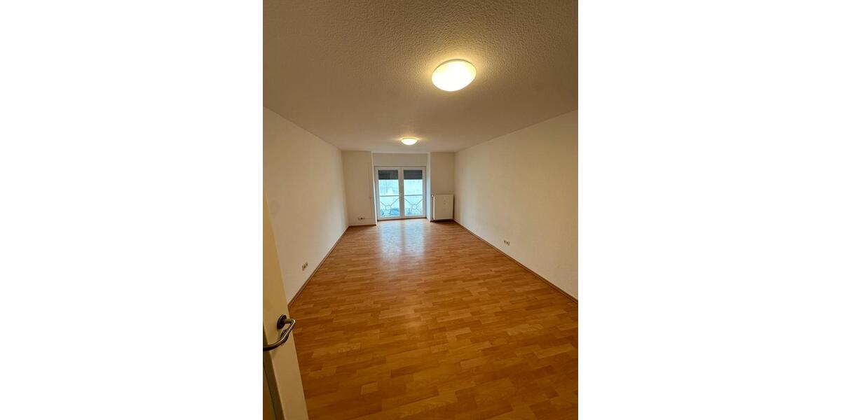 Etagenwohnung Homburg - 1 Zimmer, 32 m&sup2;, 350&euro; | Angebot:25977196