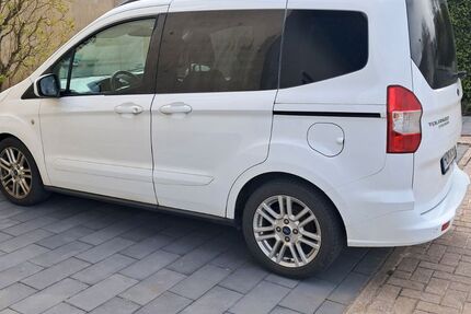 Ford Tourneo Courier 45.000 km 13.400 &euro; Mandelbachtal 66399