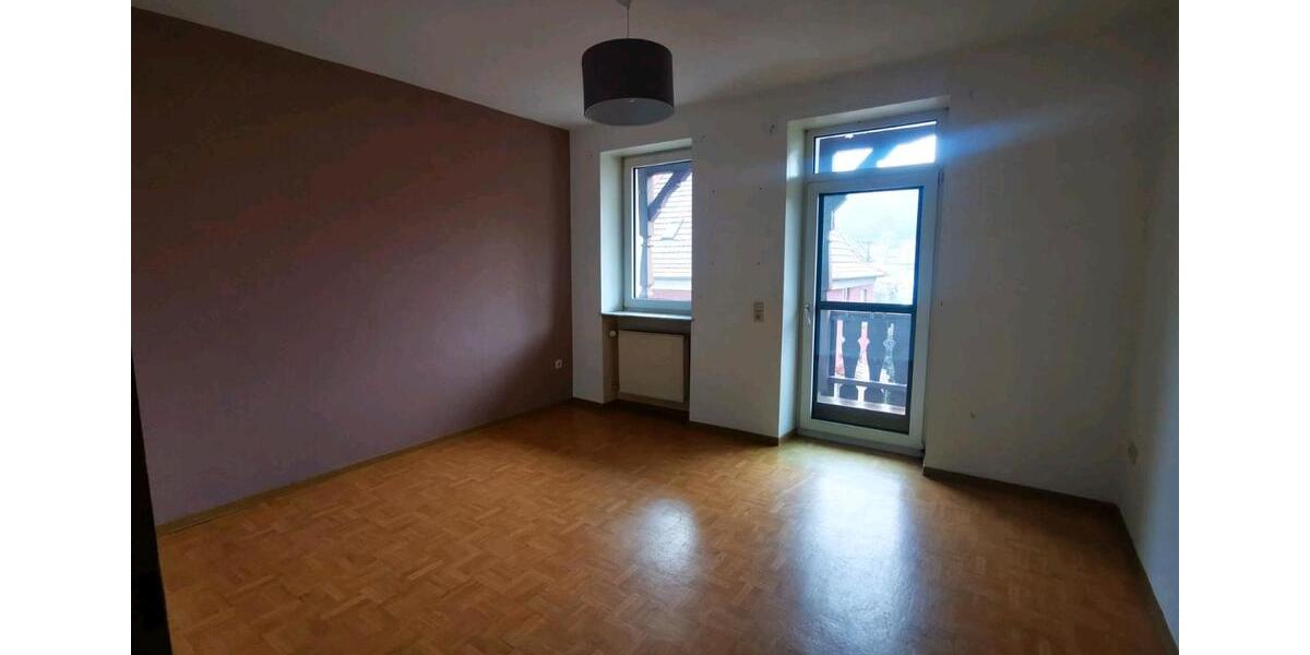 Etagenwohnung Saarbrücken Eschberg - 4 Zimmer, 100 m&sup2;, 900&euro; | Angebot:25177222