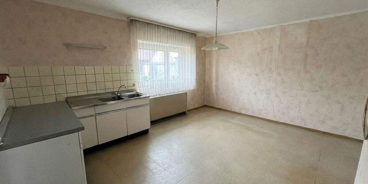 Einfamilienhaus Vinningen - 8 Zimmer, 155 m&sup2;, 195.000&euro; | Angebot:25691426