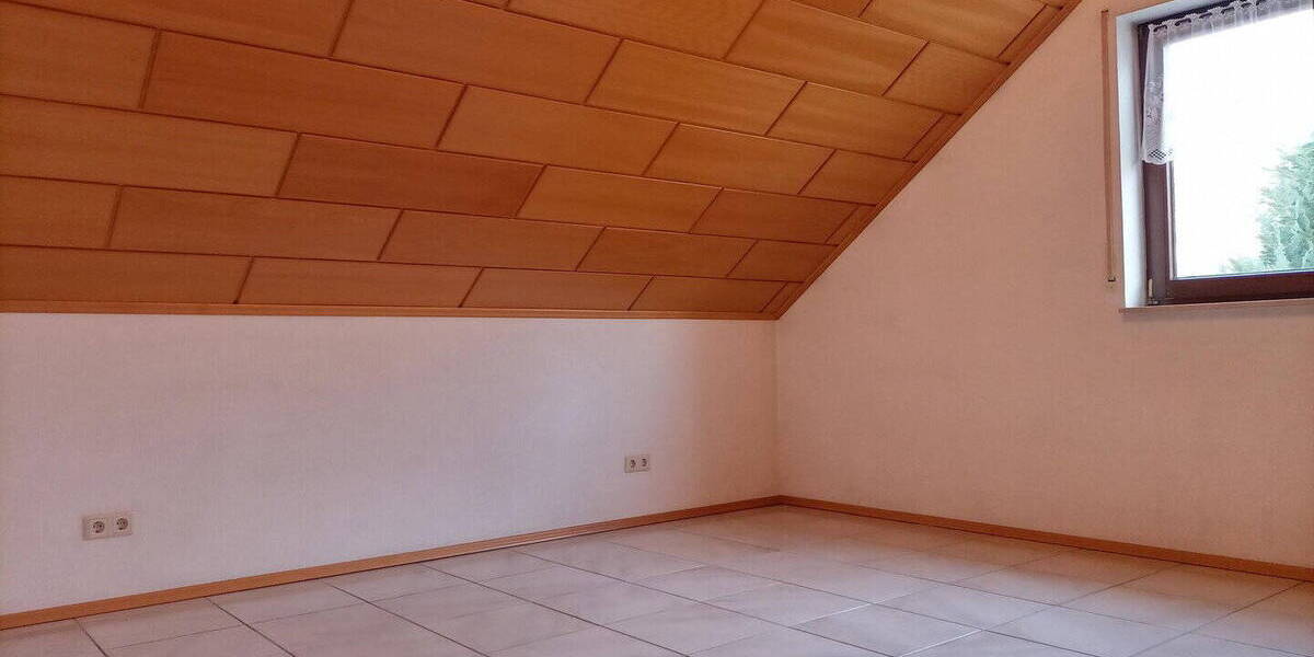 Etagenwohnung Ramstein-Miesenbach Miesenbach - 3 Zimmer, 118 m&sup2;, 260.000&euro; | Angebot:26595215