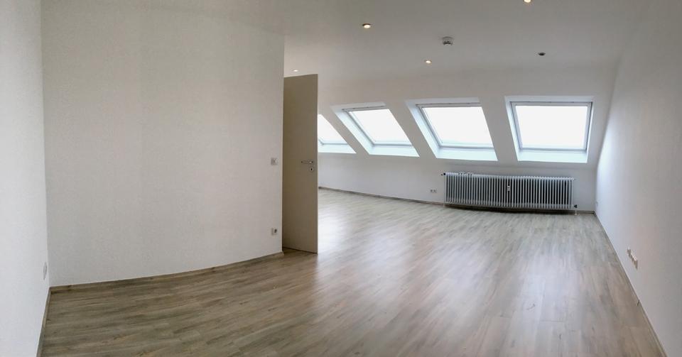 Dachgeschoßwohnung Sulzbach (Saar) - 1.5 Zimmer, 40 m&sup2;, 300&euro; | Angebot:25989368