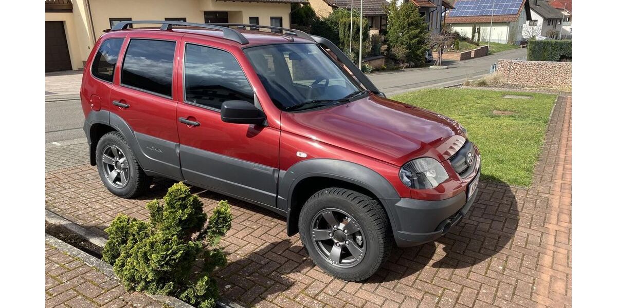 Lada Niva 17.100 km 13.500 &euro; Queidersbach 66851