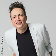 Generation XY: 80er, 90er & das Leben heute - Die Comedy-Show mit Olaf Bossi 09.04.2027 Multifunktionshalle des Helmholtz Gymnasiums Alte Feuerwache