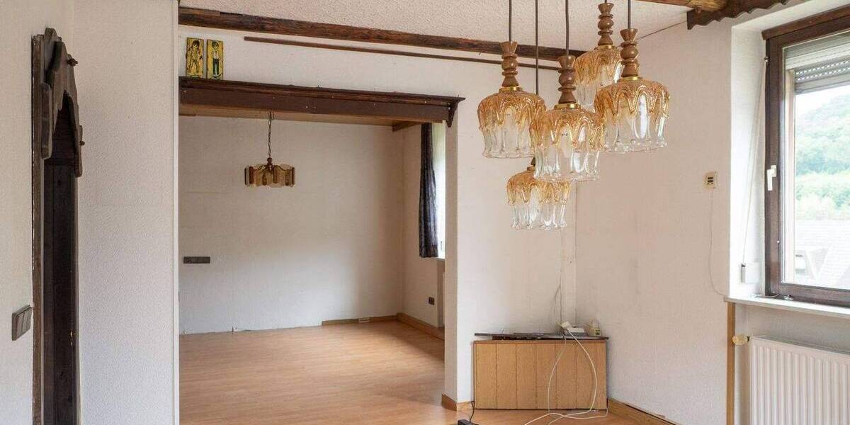 Mehrfamilienhaus, Wohnhaus Saarbrücken Scheidt - 9 Zimmer, 189 m&sup2;, 259.000&euro; | Angebot:26875325