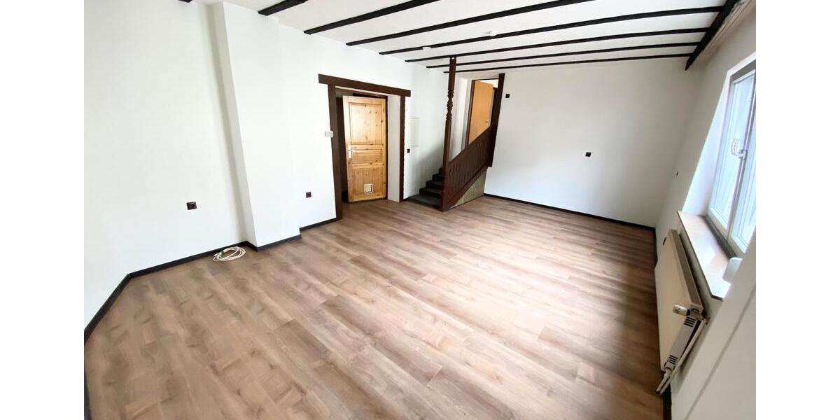Etagenwohnung Saarbrücken Ensheim - 3 Zimmer, 109 m&sup2;, 700&euro; | Angebot:24324446