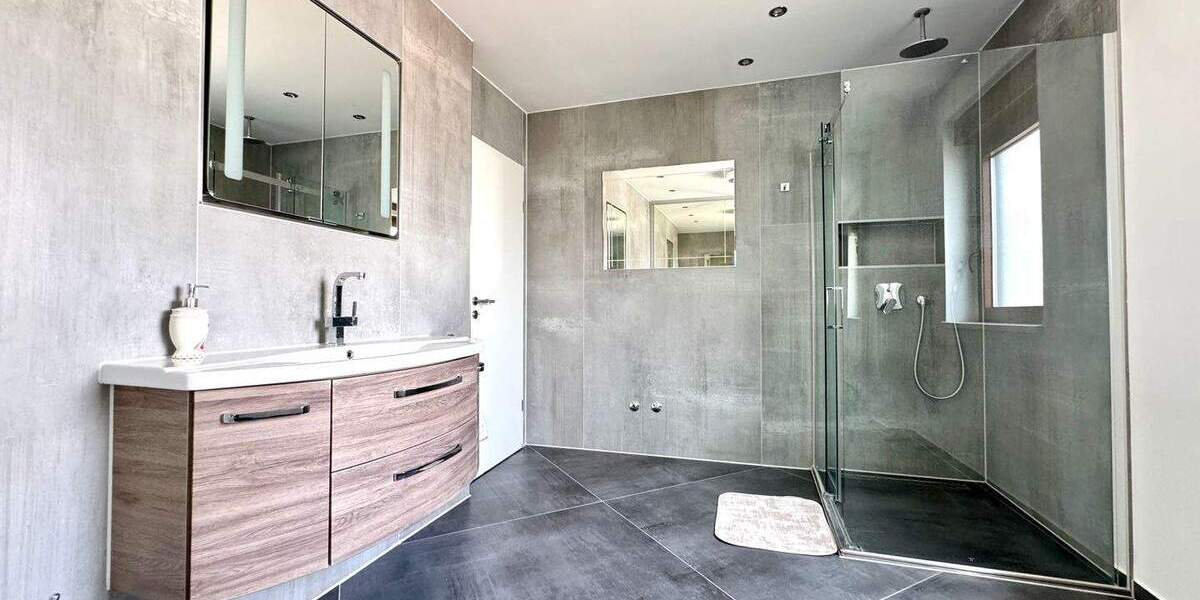 Bellevue Saarbrücken - hochwertig & energetisch saniertes 3-Parteien-Haus zu verkaufen - Mehrfamilienhaus, Wohnhaus Saarbrücken Alt-Saarbrücken | Angebot:24485624