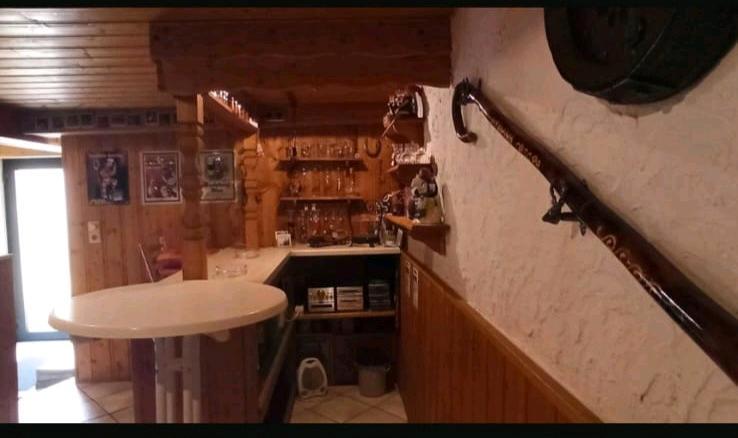 Mehrfamilienhaus, Wohnhaus Schiffweiler - 9 Zimmer, 300 m&sup2;, 233.000&euro; | Angebot:25988430