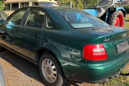Audi A4 128.000 km 2.450 &euro; Merchweiler-Wemmetsweiler 66589