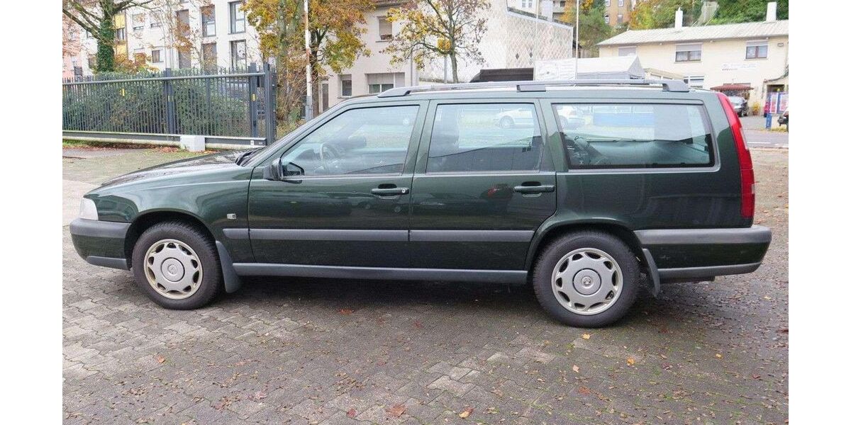 Volvo V70 208.367 km 9.450 &euro; Saarbrücken 66117